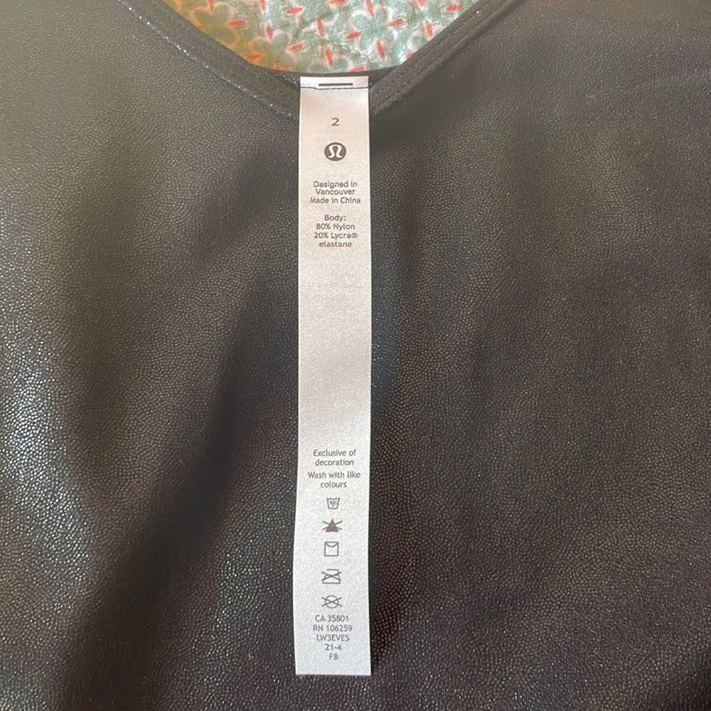 NWT Lululemon foil top - Picture 7 of 8